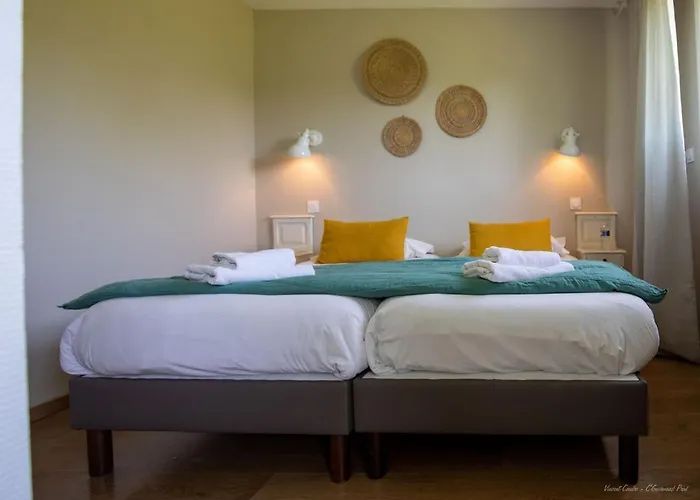 Logis Hôtels - Le Bellaroc - Hôtel 2 étoiles et Restaurant
